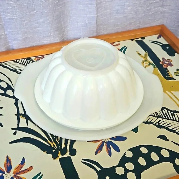 TUPPERWARE JEL-N-SERVE - Picture 1 of 5